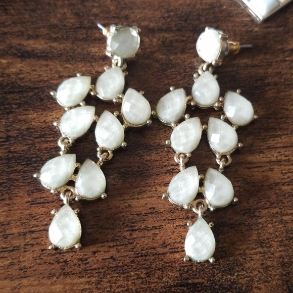 Beautiful Statement Bundle - Picture 4 of 4